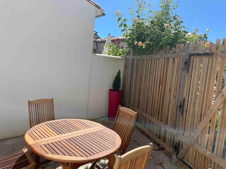 Maison De Vacances La Flotte 00491Ui Zewnętrze zdjęcie
